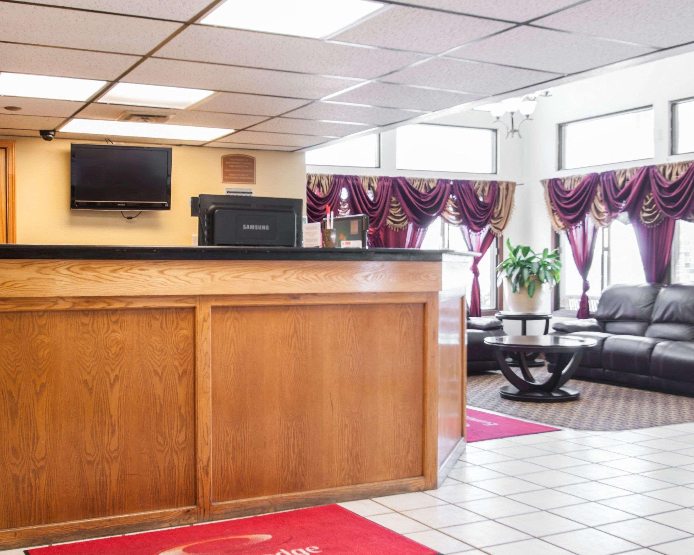 Econo Lodge Kansas City Downtown North Экстерьер фото