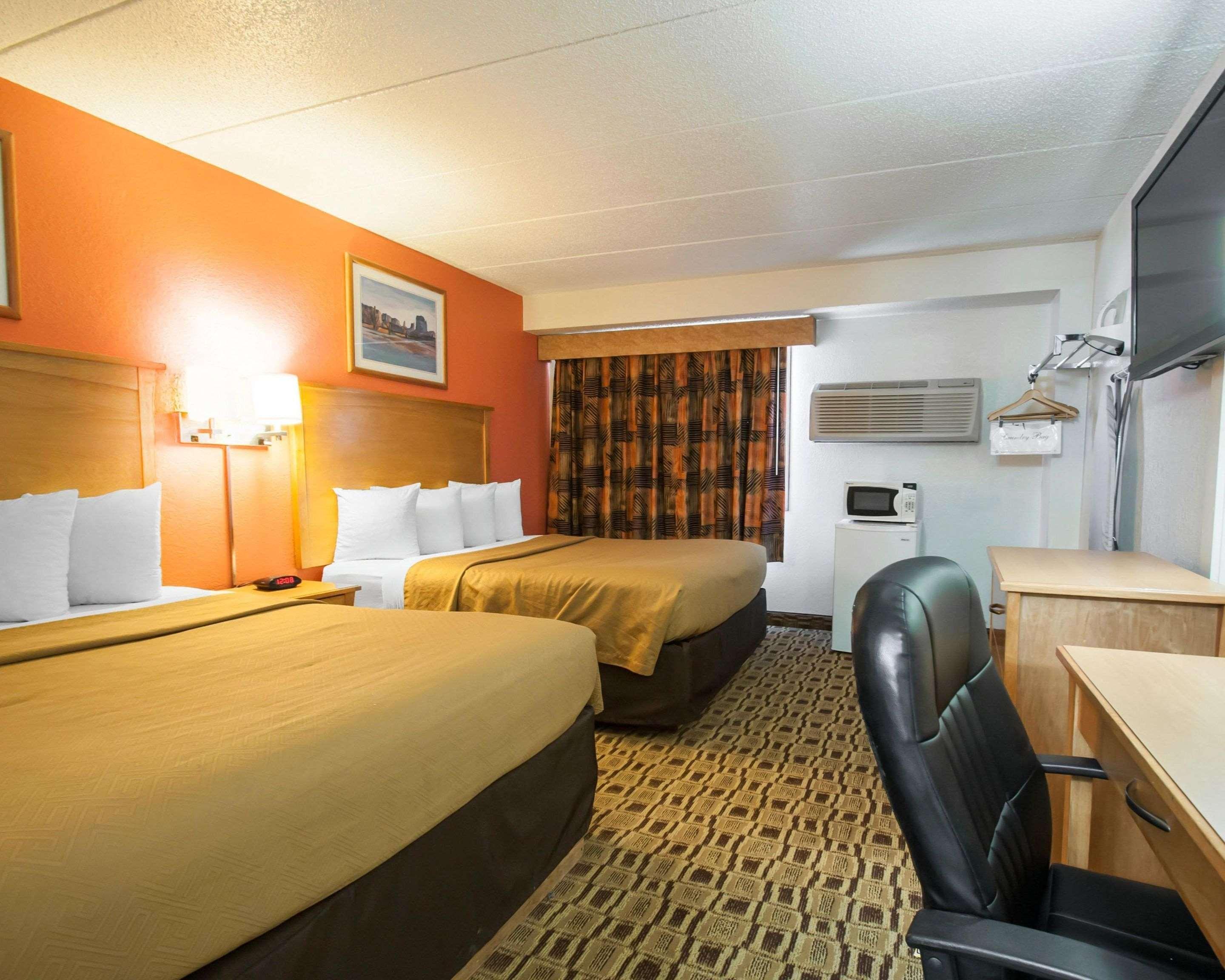 Econo Lodge Kansas City Downtown North Экстерьер фото