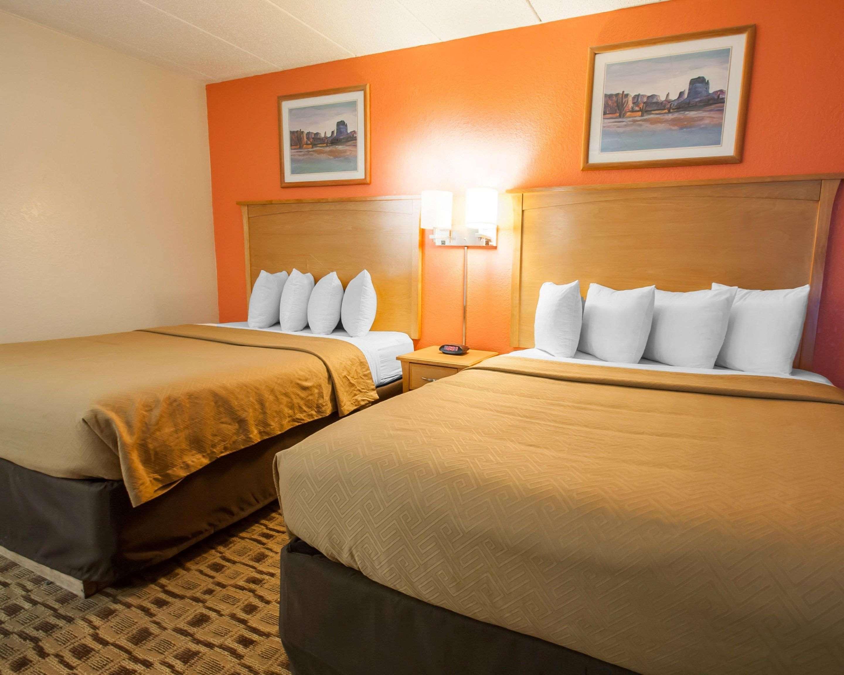 Econo Lodge Kansas City Downtown North Экстерьер фото