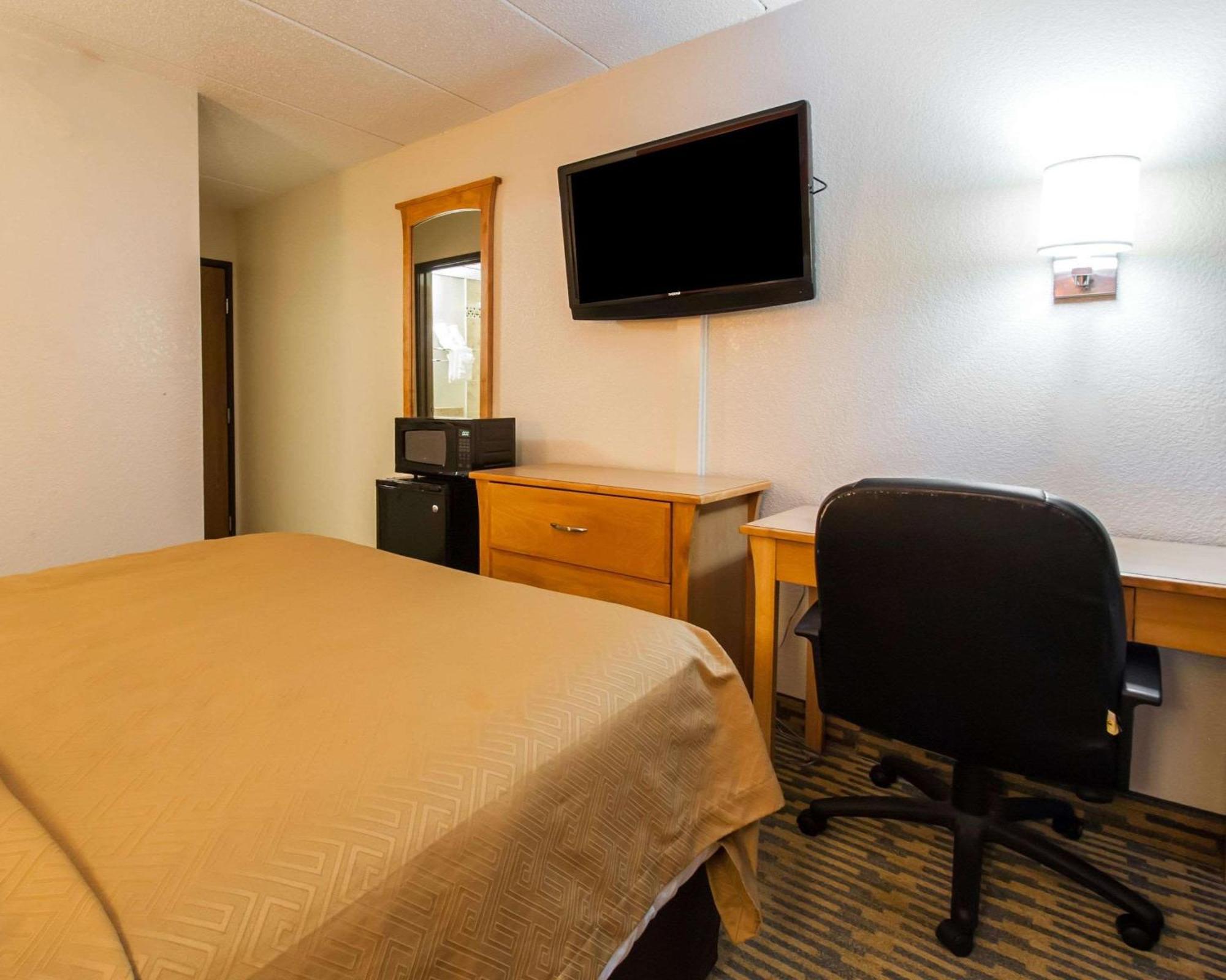 Econo Lodge Kansas City Downtown North Экстерьер фото