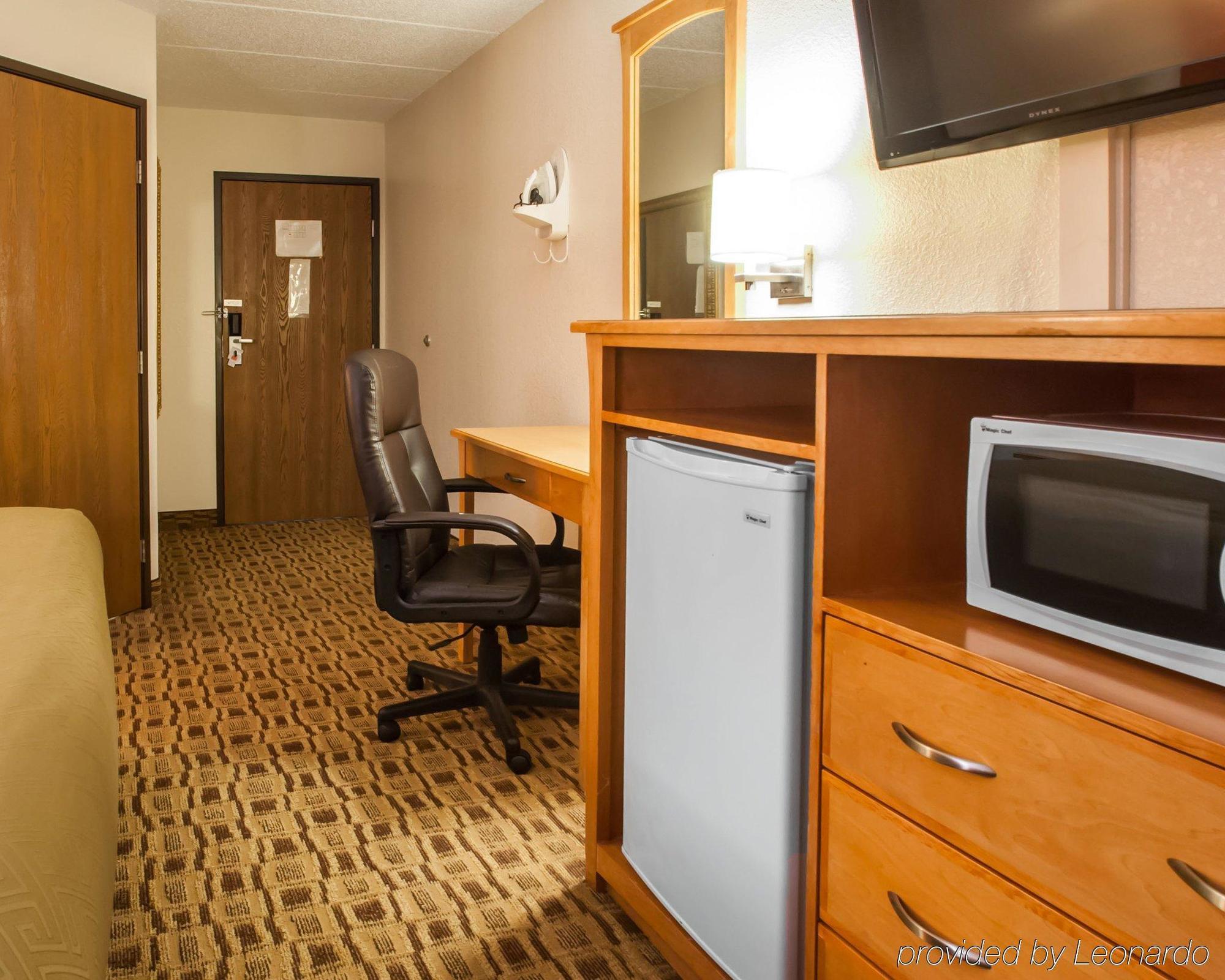 Econo Lodge Kansas City Downtown North Экстерьер фото