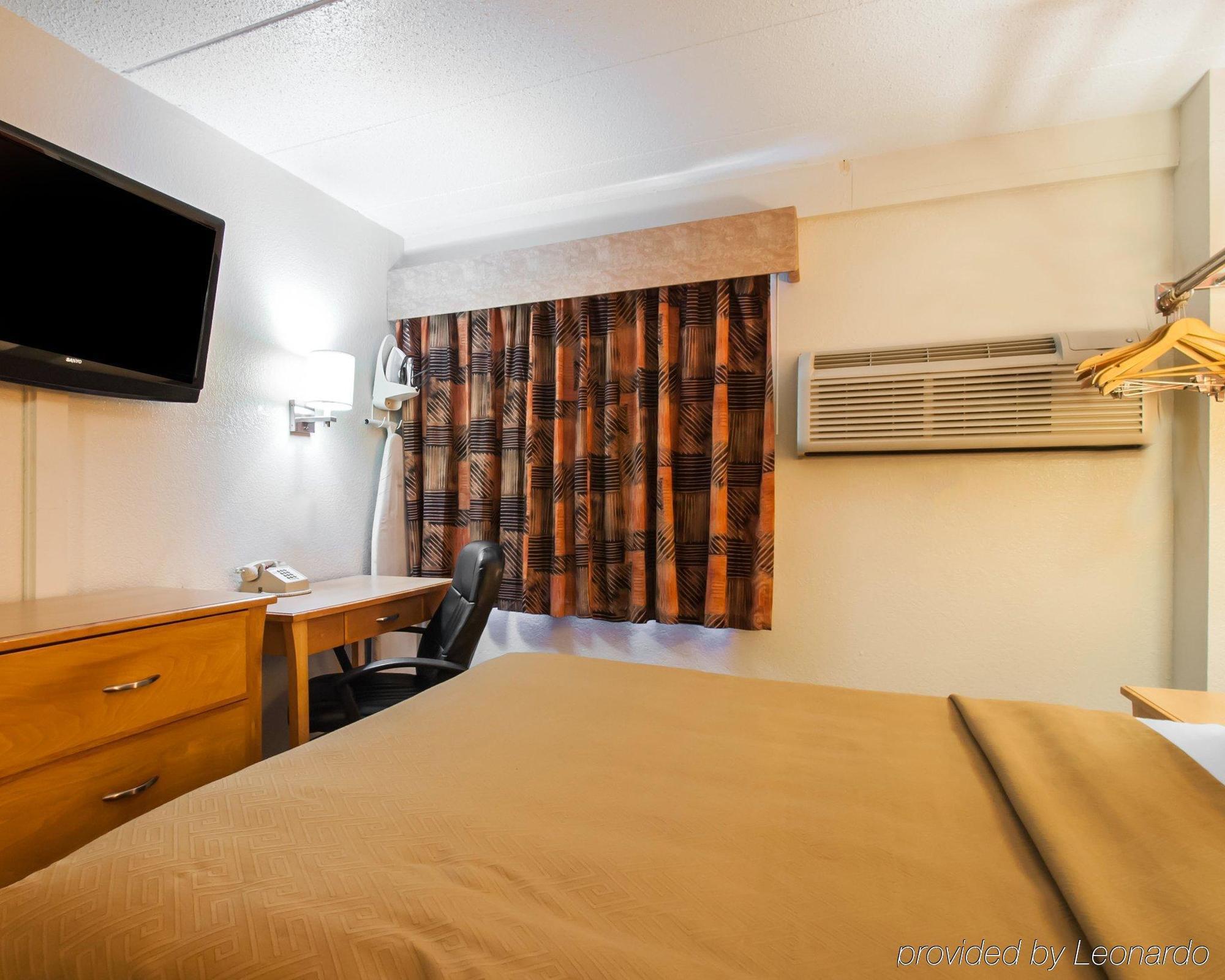 Econo Lodge Kansas City Downtown North Экстерьер фото